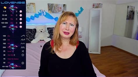 Hotbabysucks1 .